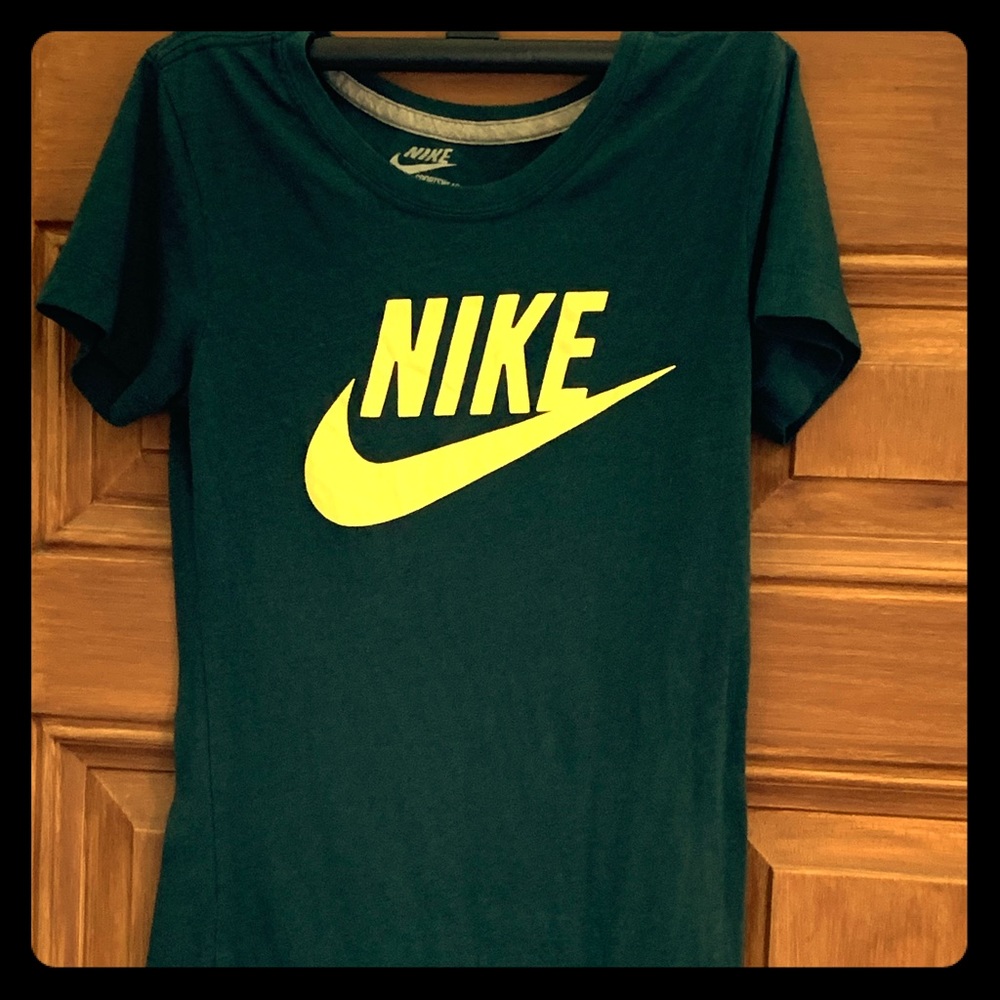 XS Nike shirt